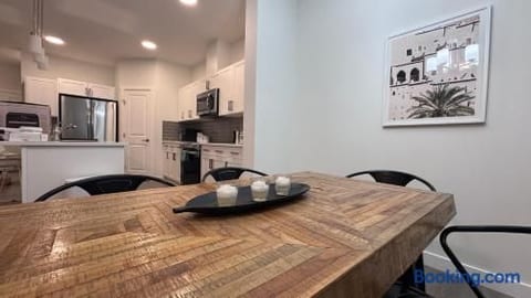 Heartland Nest - Cochrane Short Term rental - Brand New 2BR house with Garage, AC, BBQ