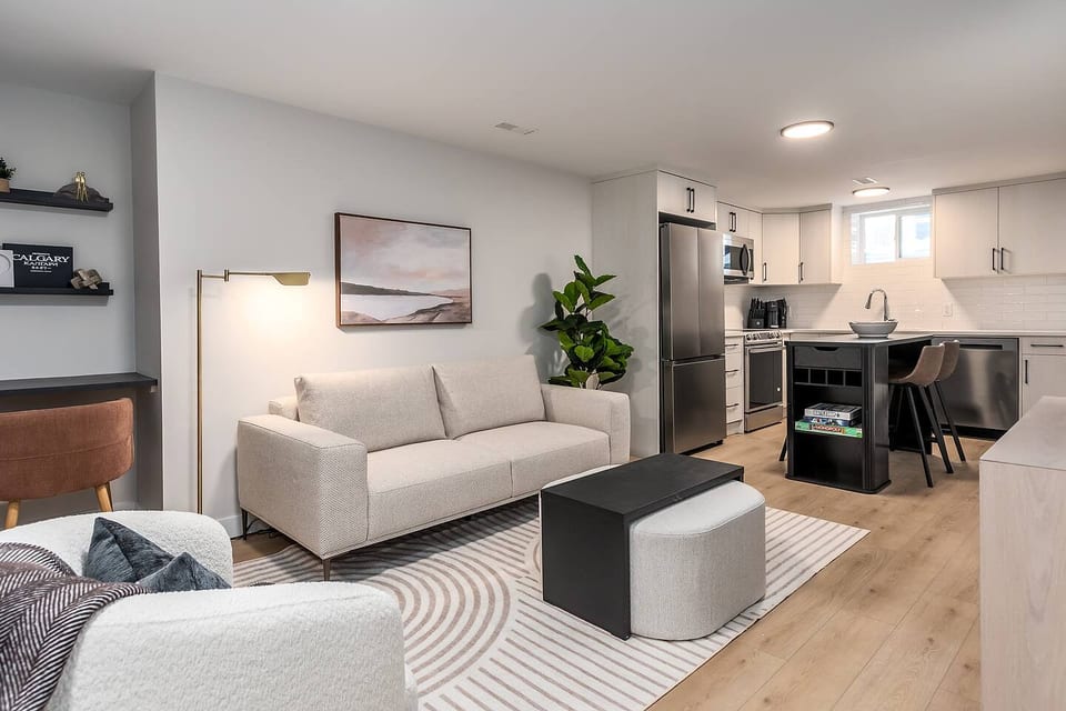Alpine Elegance | Modern 2BR Suite - Calgary