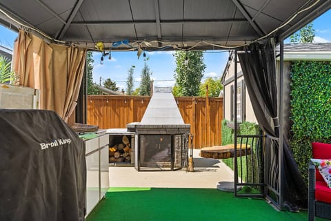 Alpine Elegance | Modern 5-BR | 2 Full Kitchens!