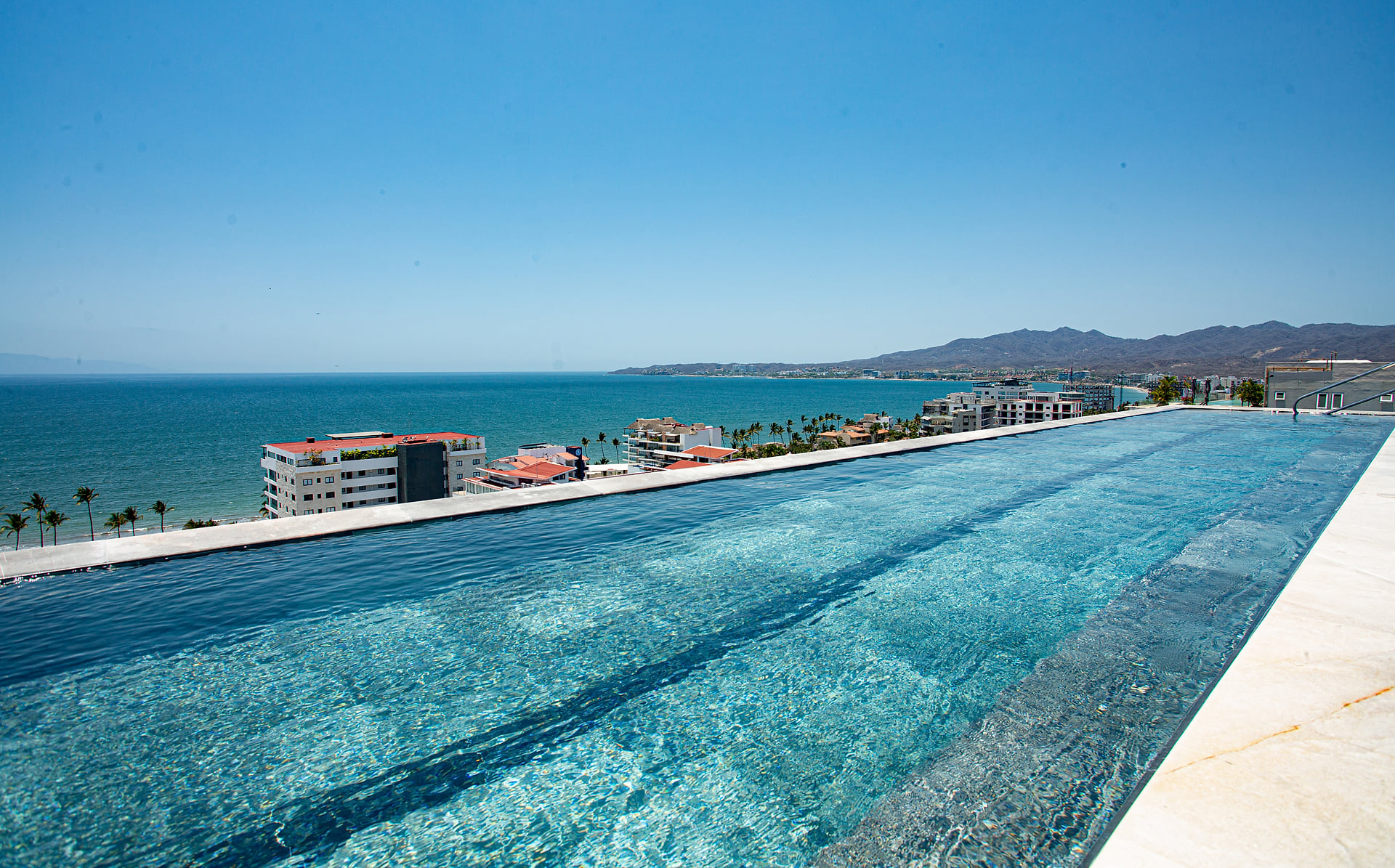 Welcome to Oceana — a state-of-the-art building in the heart of the Zona Dorada (Golden Zone), where the beach, incredible restaurants, and vibrant bars are all just 1.5 blocks away. Everything you came for, right outside your door.