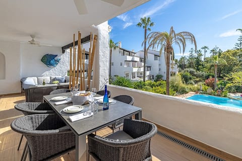Luxury apartment in Roman Bridge in Marbella image 3
