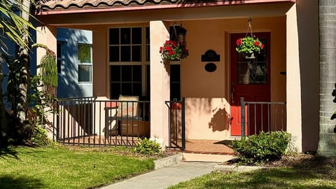 3BR 2 BA Boats OK Marina District Historic Home image 3