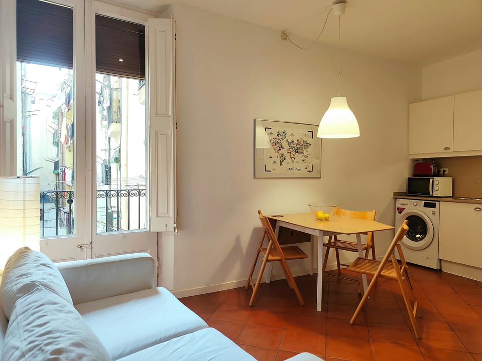 Agradable apartamento de 1 dormitorio. Ubicación super central. R.K - Barcelona