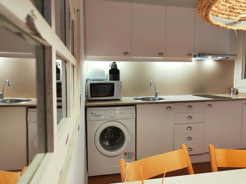 R.G. Central , Tranquil 1BR apt. 2BEDS. La Rambla!