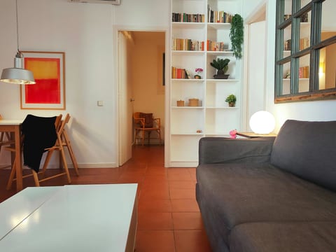 Bright 2BR Apt in Pl. Catalunya - Rambla D
