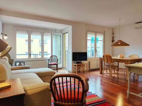 FS2 - Spacious 2 bedroom. Sarrià - Hospital Clinic