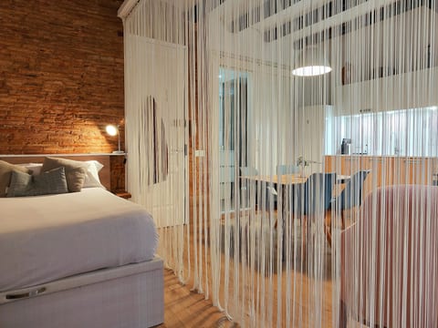 Best location in El Born, modern & super comfy