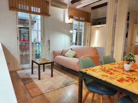 Best location in El Born, modern & super comfy