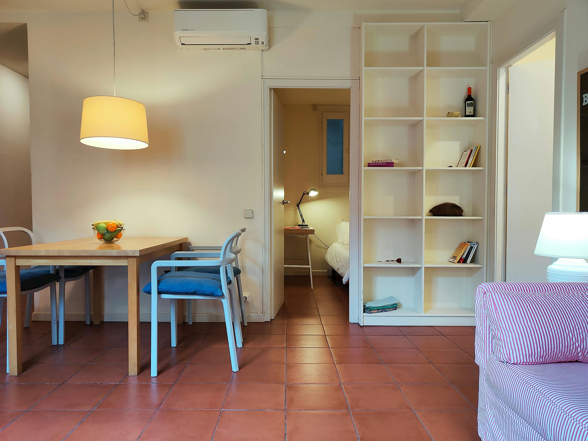 RL Spacious 2-Bed Apt on La Rambla. Wifi &Central