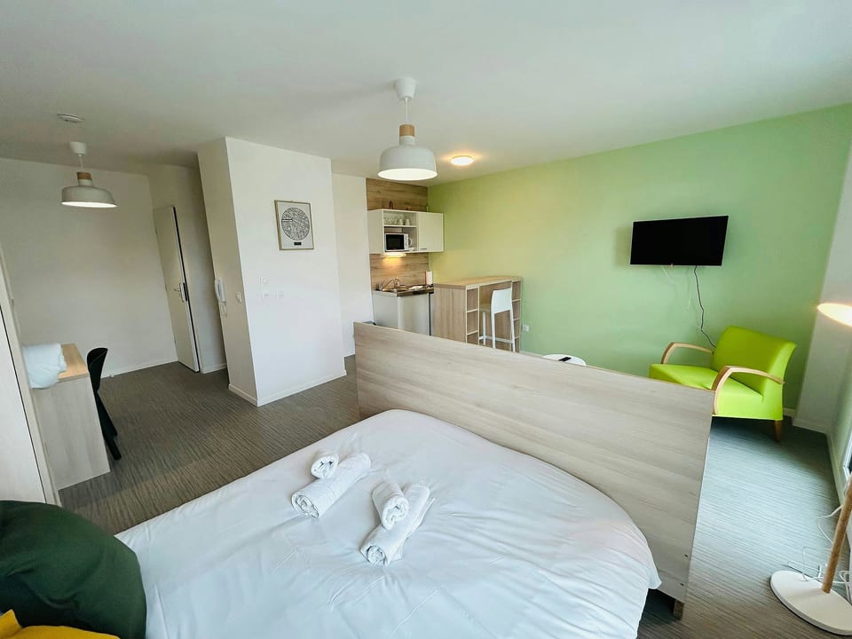 Nous vivons à R - Suite 403 - Cathédrale - Reims
