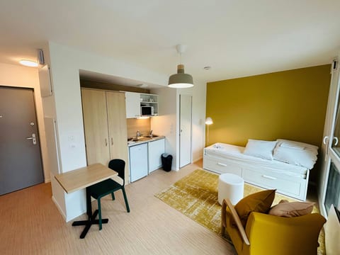 We Live In R - Suite 202 - Cathédrale