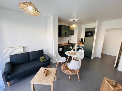 La Suite Bezannes | Parking | Balcon