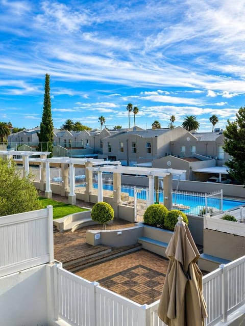 The Avenue Townhouse in Fresnaye