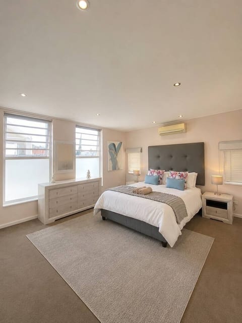 The Avenue Townhouse in Fresnaye