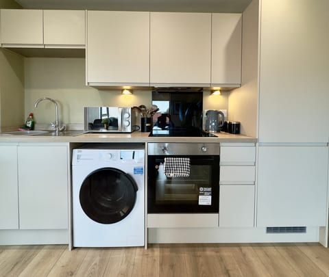 Richmond Row 1 Bed Apartment | Secure Parking & EV