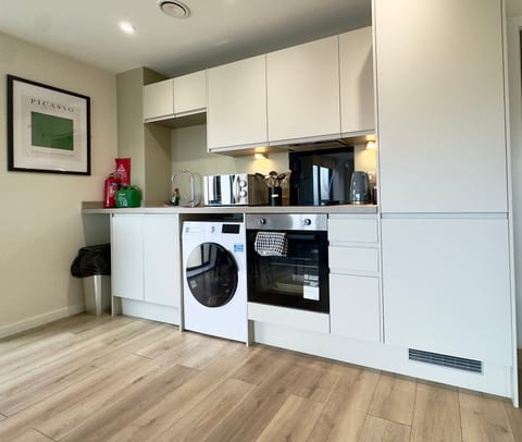 Richmond Row 1 Bed Apartment | Secure Parking & EV