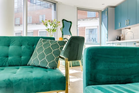 Hatton Garden 2-Bed Family Flat. Free Parking
