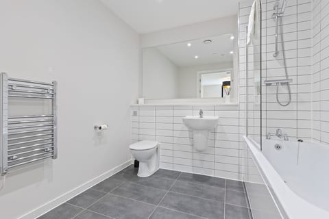 Richmond Row 2 Bed 2 Bath Flat (107)| Secure Parking & EV