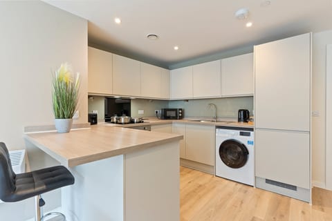 Richmond Row 2 Bed 2 Bath Flat (107)| Secure Parking & EV