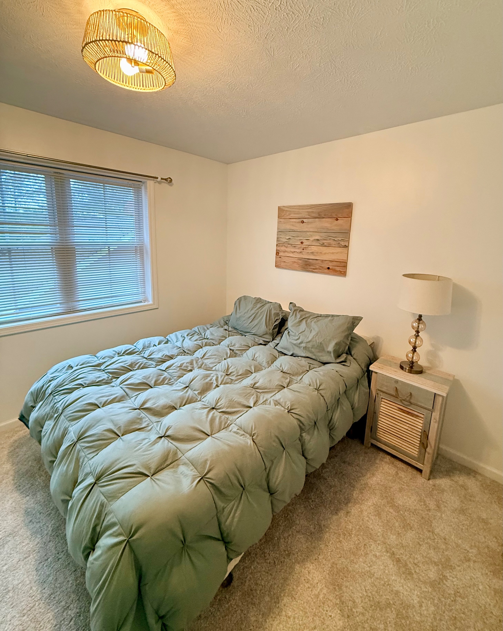 Queen Guestroom