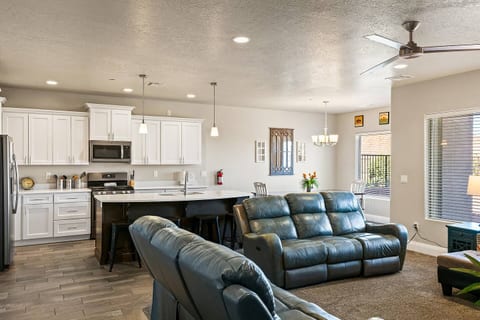 Private Hot Tub | Luxury Escape | 11 Beds