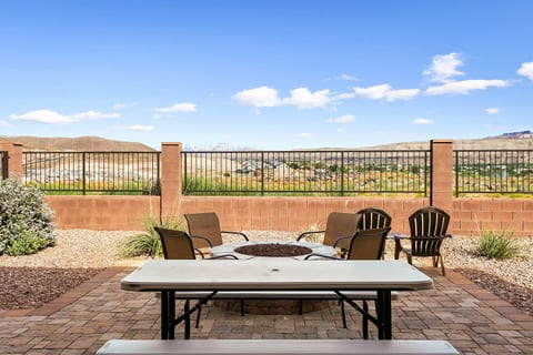Private Hot Tub | Luxury Escape | 11 Beds