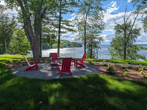 COVE | Waterfront PEC Cottage w/ Dock Lake Views