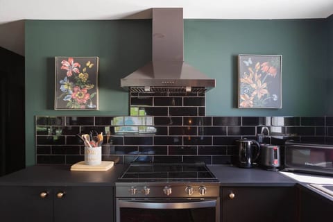 Wellington Gem | Walk to Beach, Cafés & Wineries - Apartment