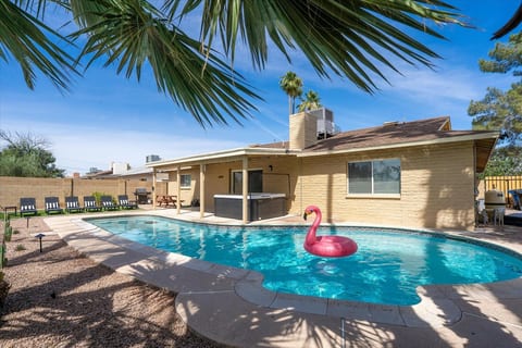New! Fore Love of Sun- Golf, Pool, Spa, Firepit