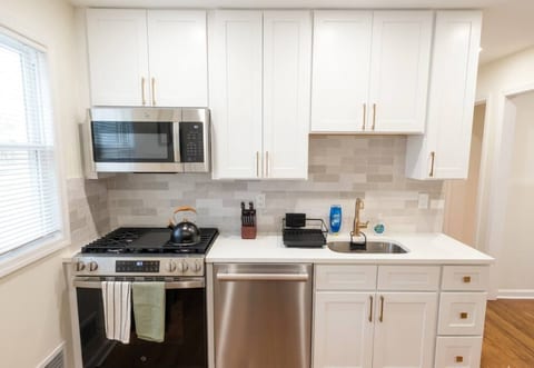 3BR/2BA + Office, Private Yard, Pets OK, Parking
