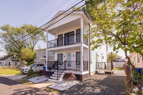 Waterfront 3BA/2BA, Luxury, Fios, Parking, Laundry