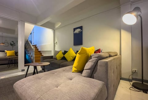 Cozy 3BR Townhouse Near Airport Suandok