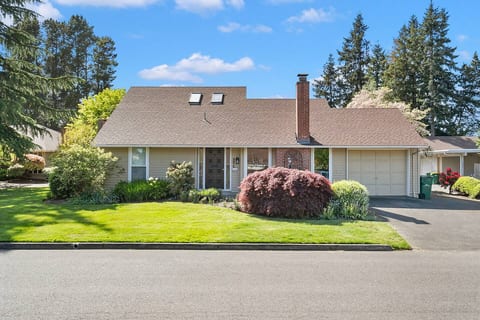 Beaverton Hideaway | Fenced Patio | Community Pool