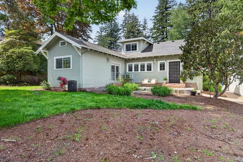 Portland Cozy Retreat | Near Golf & Wine Country
