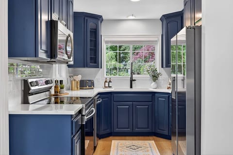 The Hideaway Retreat | 3 Kitchens | Near Golf