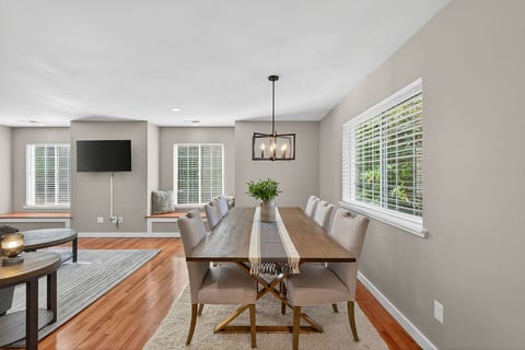 The Hideaway Retreat | 3 Kitchens | Near Golf