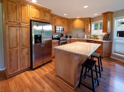 Mt Hood Golf Course View - 2 bed/2 bath!