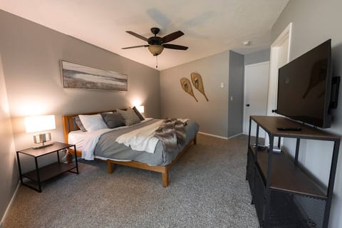 Mt Hood Golf Course View - 2 bed/2 bath!