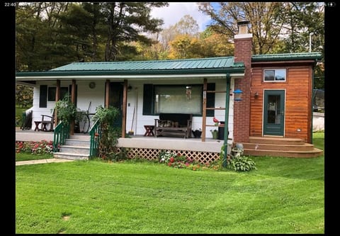 Clear Lake Retreat • Big Deck • Fire Pit • Views