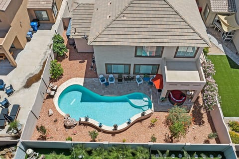 Surprise Oasis • Pool, Gym & Workspace