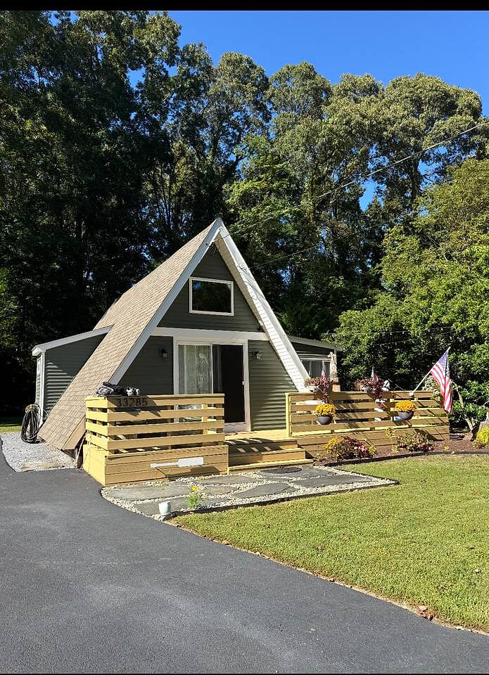 Adorable A-Frame in Angola by the Bay