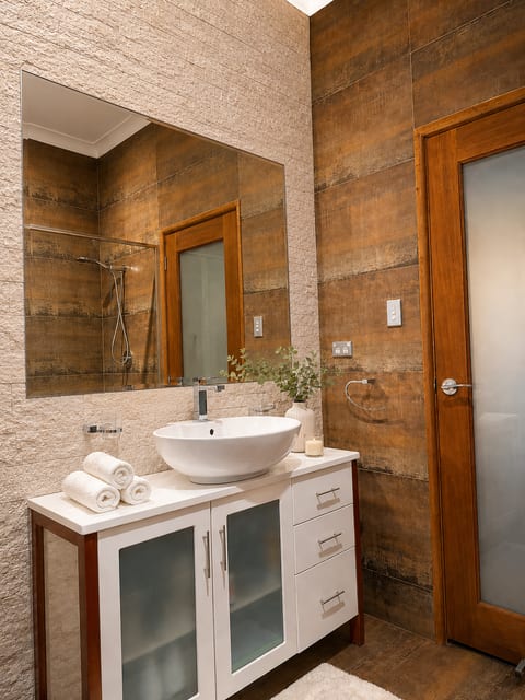 Coastal Lifestyle & Premium Entertaining + Parking