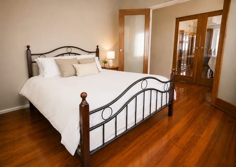 Coastal Lifestyle & Premium Entertaining + Parking