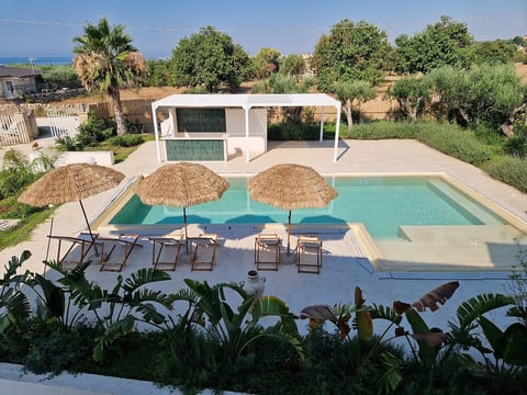 Family & Friends Aromi Garden - with Shared Pool image 3
