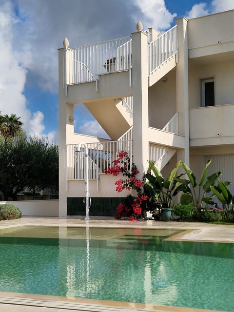 Family & Friends Aromi Garden - with Shared Pool image 4