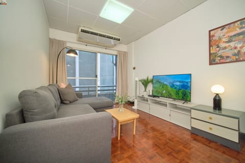 Executive 70sqm Suite | Full Office & Transit Hub