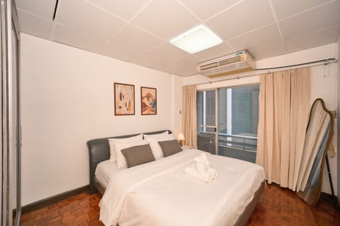 Executive 70sqm Suite | Full Office & Transit Hub
