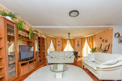 House Nera - Unit 180957-5