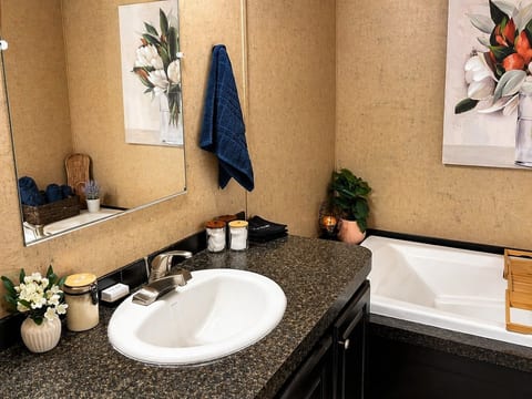 The Lone Star Stay! Fully Furnished w/Pool Access!