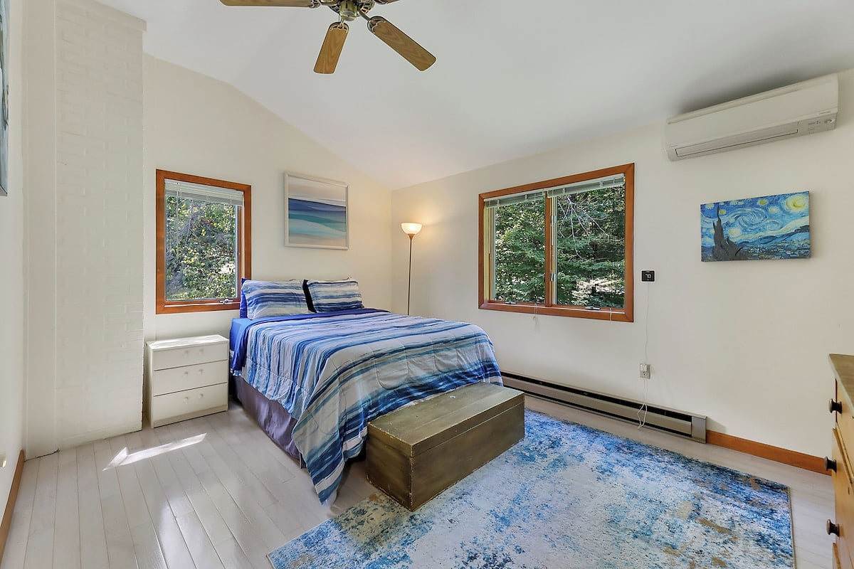 Guest bedroom